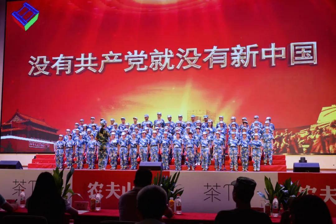 福道崂山,书画笔会书写春联、福字送市民游客